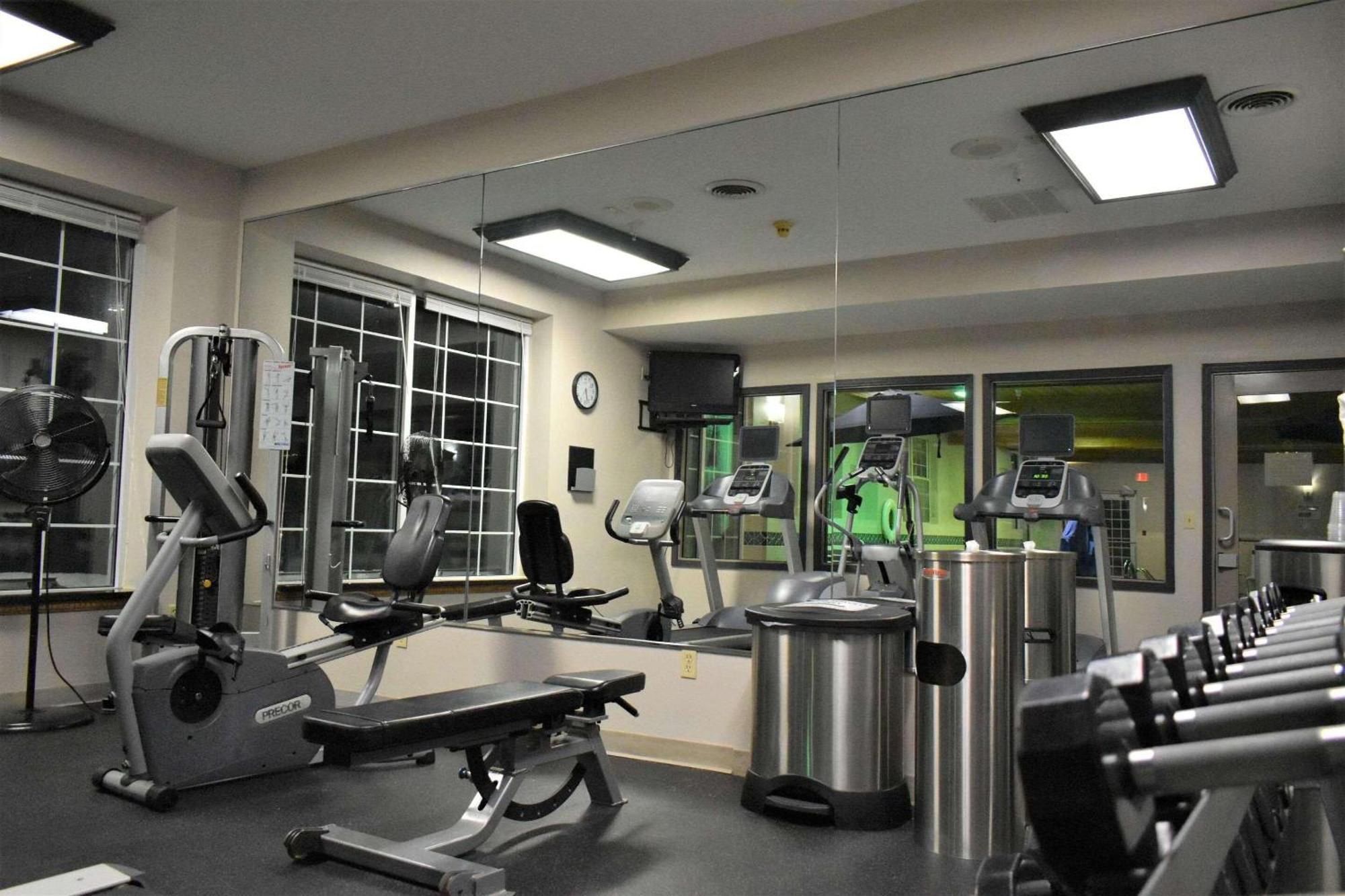 Country Inn & Suites By Radisson Kenosha - Pleasant Prairie Buitenkant foto