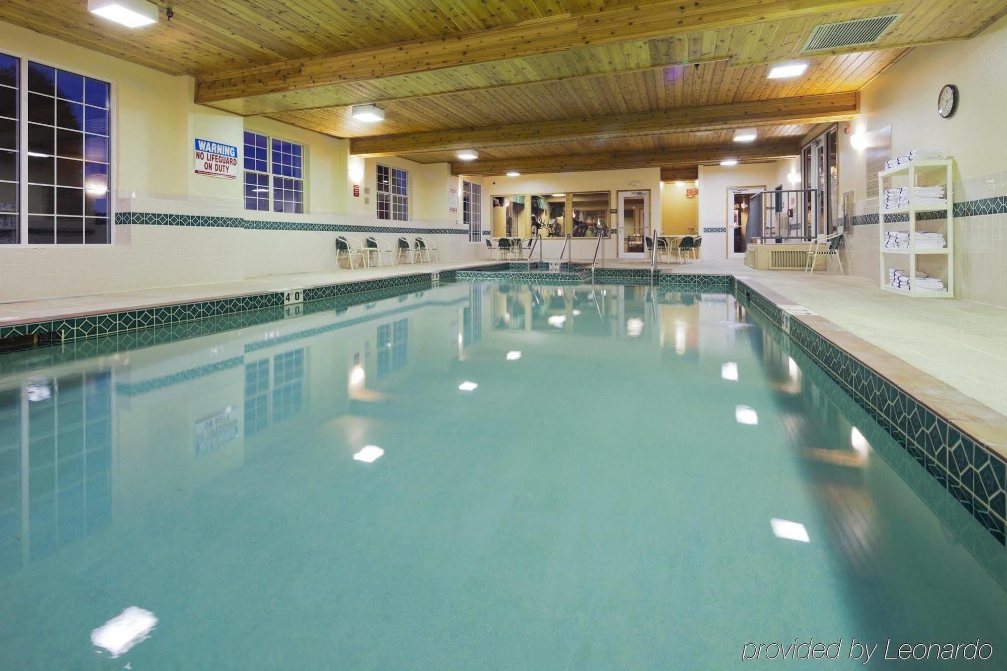Country Inn & Suites By Radisson Kenosha - Pleasant Prairie Buitenkant foto
