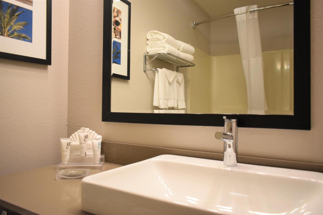 Country Inn & Suites By Radisson Kenosha - Pleasant Prairie Buitenkant foto